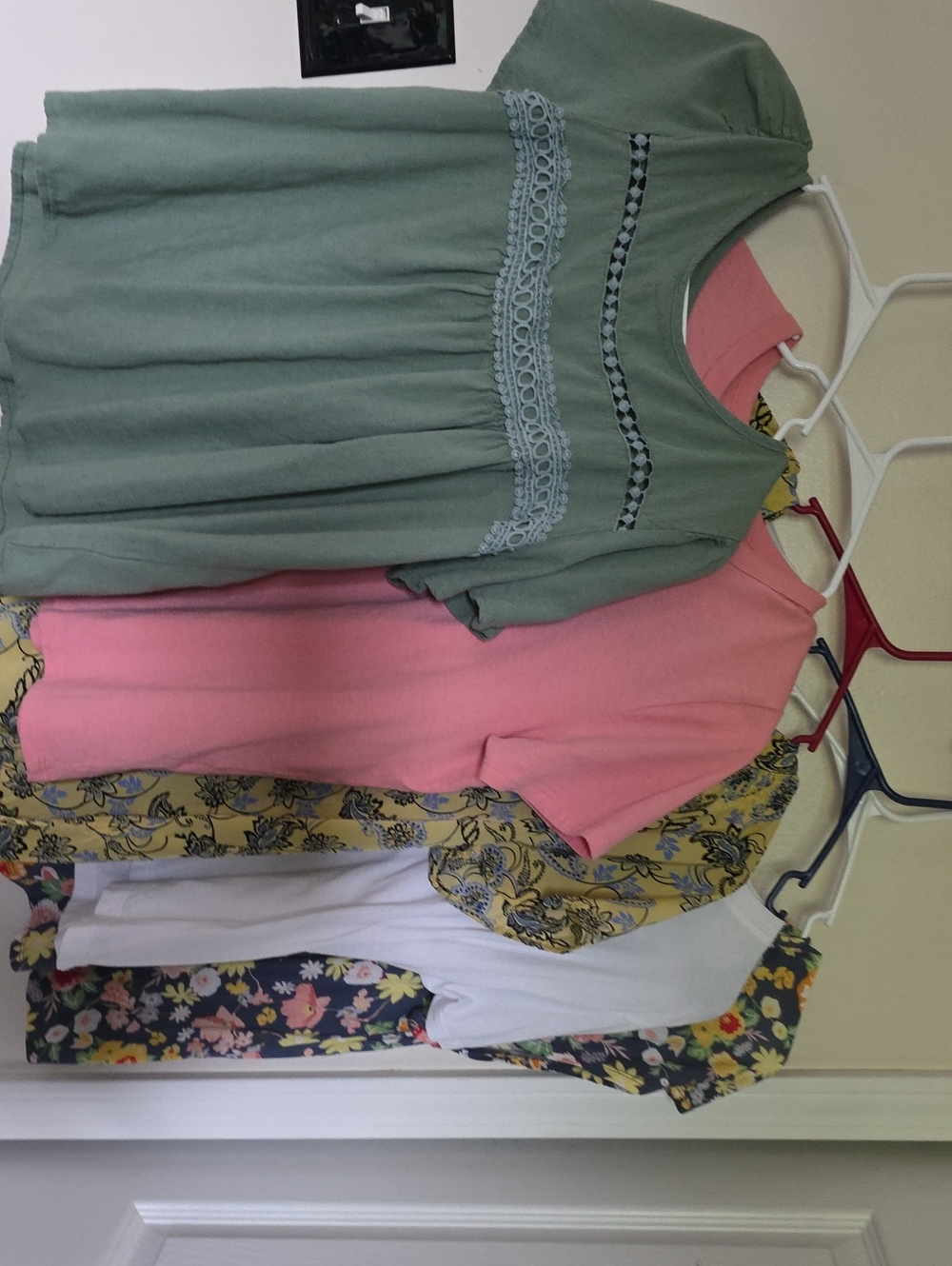 Bundle 5 Shirts Women Large